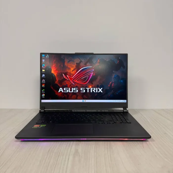 Ігровий ноутбук Б-класу Asus ROG Strix G17 G713PI / 17.3" (2560x1440) IPS / AMD Ryzen 9 7945HX (16 (32) ядер по 2,5 - 5,4 ГГц) / 32 ГБ DDR5 / 1000 ГБ SSD NVMe / nVidia GeForce RTX 4070, 8 ГБ GDDR6, 128-біт б/в - зображення 2