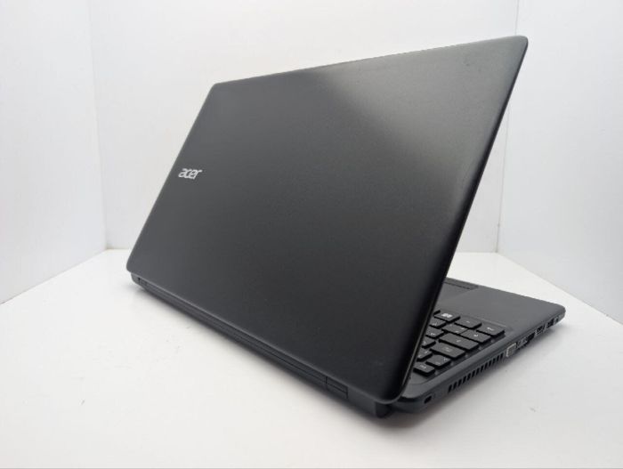 Ноутбук Acer Aspire E1-530 / 15.6" (1366x768) TN / Intel Pentium 2117U (2 ядра по 1.8 GHz) / 8 GB DDR3 / 320 GB HDD / Intel HD Graphics / WebCam / DVD-ROM б/в - зображення 8