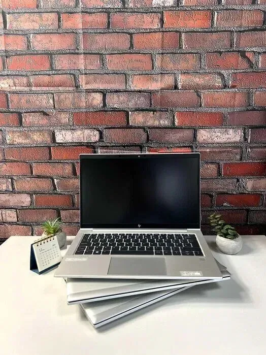 Ультрабук HP EliteBook 835 G7 / 13.3" (1920x1080) IPS / AMD Ryzen 5 PRO 4650U (6 (12) ядер по 2.1 - 4.0 GHz) / 16 GB DDR4 / 256 GB SSD M.2 / AMD Radeon RX Vega 6 Graphics / WebCam б/в - зображення 2