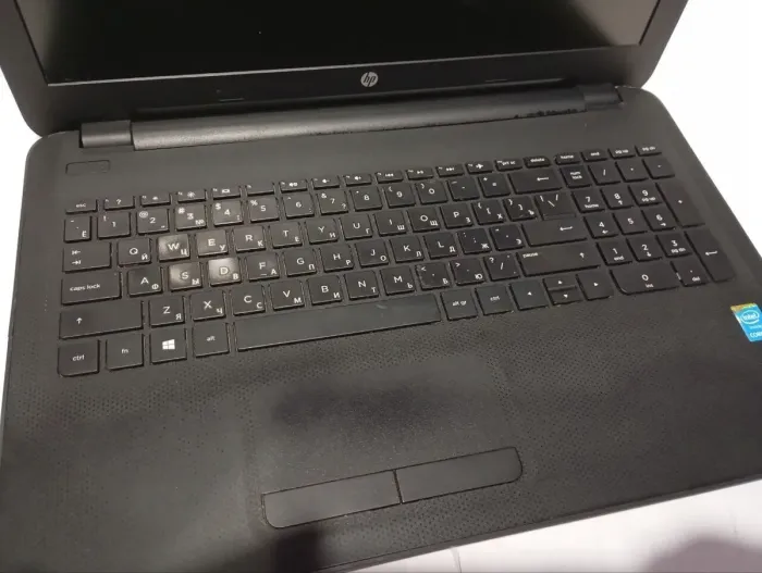 Ноутбук Б-клас HP 250 G4 / 15.6" (1366x768) TN / Intel Core i3-5005U (2 (4) ядра по 2.0 GHz) / 8 GB DDR3 / 128 GB SSD / AMD Radeon R5 M330, 2 GB DDR3, 64-bit / WebCam / АКБ не тримає б/в - зображення 8