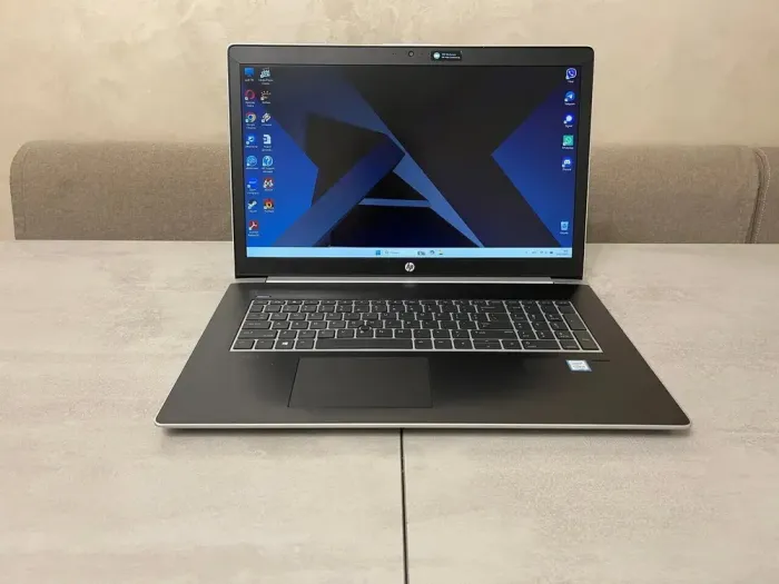 Ігровий ноутбук HP ProBook 470 G5 / 17.3" (1600x900) TN / Intel Core i5-8250U (4 (8) ядра по 1.6 - 3.4 GHz) / 8 GB DDR4 / 256 GB SSD + 500 GB HDD / nVidia GeForce 930MX, 2 GB DDR3, 64-bit / WebCam / HDMI б/в - зображення 2