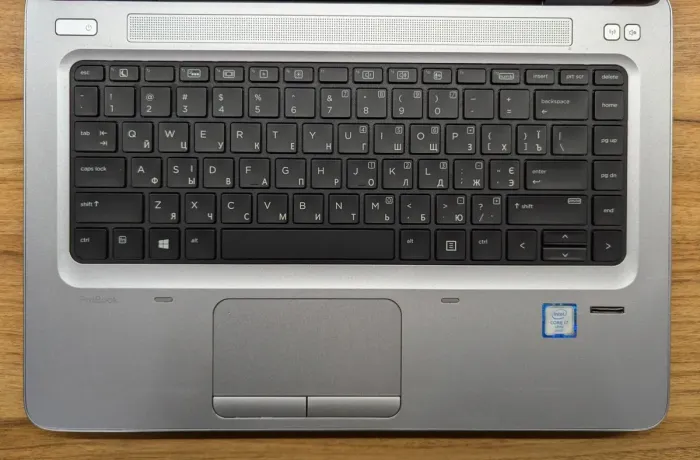 Ноутбук Б-клас HP ProBook 640 G2 / 14" (1920x1080) IPS / Intel Core i7-6600U (2 (4) ядра по 2.6 - 3.4 GHz) / 8 GB DDR4 / 256 GB SSD / Intel HD Graphics 520 / WebCam / Fingerprint / Windows 10 б/в - зображення 4