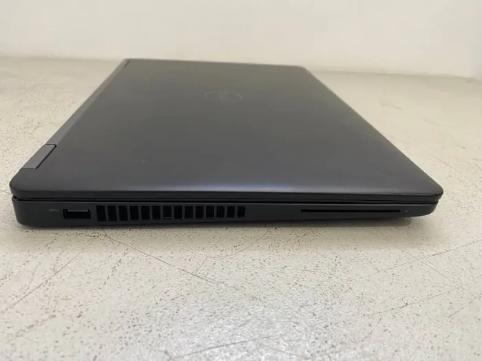 Ультрабук Dell Latitude E5470 / 14" (1366x768) TN / Intel Core i5-6300U (2 (4) ядра по 2.4 - 3.0 GHz) / 8 GB DDR4 / 128 GB SSD / Intel HD Graphics 520 / WebCam б/в - зображення 3