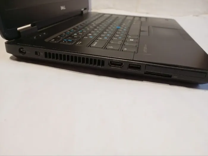 Ноутбук Б-клас Dell Latitude E5440 / 14" (1366x768) TN / Intel Core i5-4310U (2 (4) ядра по 2.0 - 3.0 GHz) / 8 GB DDR3 / 120 GB SSD / Intel HD Graphics 4400 / WebCam б/в - зображення 5