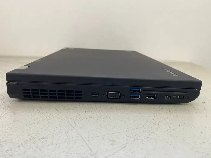 Ноутбук Lenovo ThinkPad T530 / 15.6" (1600x900) TN / Intel Core i5-3210M (2 (4) ядра по 2.5 - 3.1 GHz) / 8 GB DDR3 / 256 GB SSD / nVidia NVS 5400M, 1 GB GDDR3, 128-bit / WebCam / DVD-ROM / VGA б/в - зображення 3