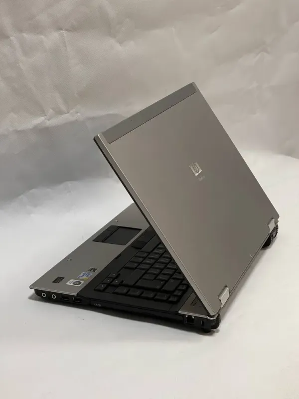 Ноутбук HP EliteBook 8530p / 15.4" (1280x800) TN / Intel Core 2 Duo P8400 (2 ядра по 2.26 GHz) / 4 GB DDR2 / 320 GB HDD / AMD Radeon HD 3650, 256 MB GDDR3, 128-bit / DVD-ROM / Без АКБ б/в - зображення 7