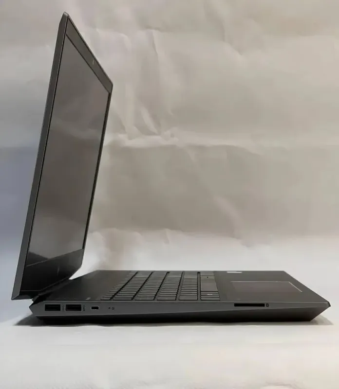 Мобільна робоча станція HP ZBook 15v G5 / 15.6" (1920x1080) IPS / Intel Core i7-8850H (6 (12) ядер по 2.6 - 4.3 GHz) / 32 GB DDR4 / 1000 GB SSD M.2 / nVidia Quadro P600, 4 GB GDDR5, 128-bit / WebCam / Windows 10 Pro б/в - зображення 4