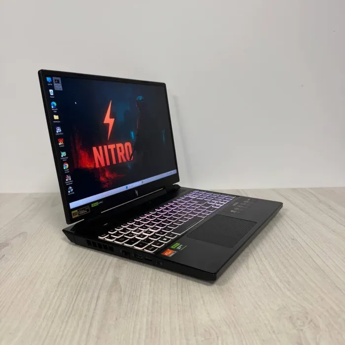 Ігровий ноутбук Acer Nitro 16 AN16-41 / 16" (2560x1600) IPS / AMD Ryzen 7 7840HS (8 (16) ядер по 3,8 - 5,1 ГГц) / 32 ГБ DDR5 / 1000 ГБ SSD / nVidia GeForce RTX 4070, 8 ГБ GDDR6, 128-біт / Веб-камера б/в - зображення 4