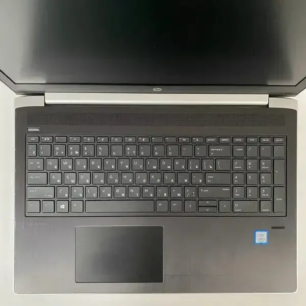 Ноутбук Б-клас HP ProBook 450 G5 / 15.6" (1366x768) TN / Intel Core i5-8250U (4 (8) ядра по 1.6 - 3.4 GHz) / 16 GB DDR4 / 512 GB SSD / Intel UHD Graphics 620 / WebCam / TouchID б/в - зображення 3