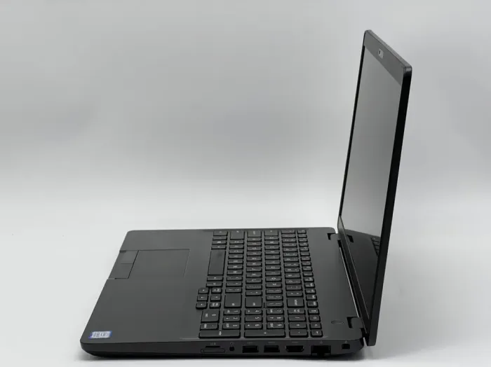 Ноутбук Dell Precision 3541 / 15.6" (1920x1080) IPS / Intel Core i5-9400H (4 (8) ядра по 2.5 - 4.3 GHz) / 16 GB DDR4 / 240 GB SSD / Intel UHD Graphics 630 / WebCam б/в - зображення 4