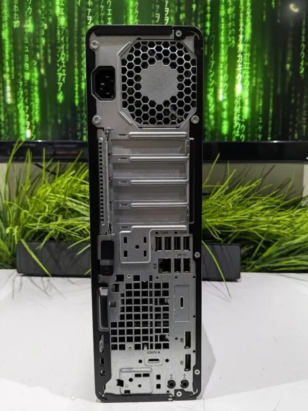 Комп'ютер HP EliteDesk 800 G4 SFF / Intel Core i3-8100 (4 ядра по 3.6 GHz) / 16 GB DDR4 / 240 GB SSD / Intel UHD Graphics 630 б/в - зображення 3