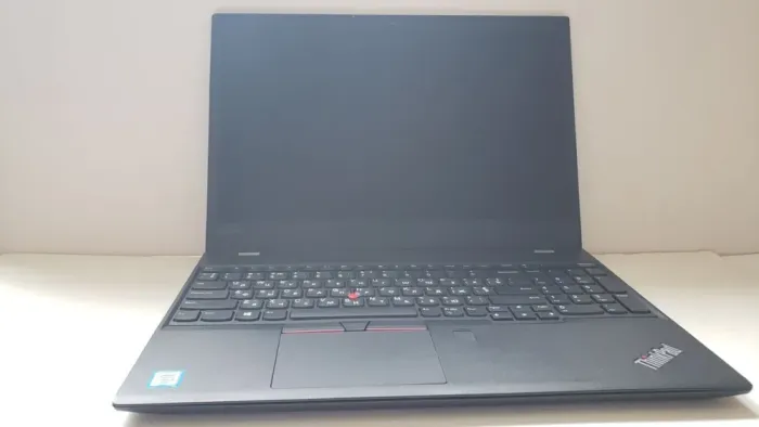Ноутбук Lenovo ThinkPad T570 / 15.6" (1920x1080) IPS Touch / Intel Core i5-6300U (2 (4) ядра по 2.4 - 3.0 GHz) / 8 GB DDR4 / 512 GB SSD / Intel HD Graphics 520 / WebCam / Дві АКБ б/в - зображення 2