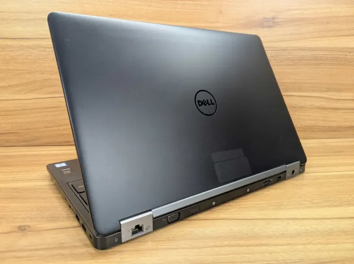 Ноутбук Б-клас Dell Latitude E5570 / 15.6" (1920x1080) IPS / Intel Core i7-6820HQ (4 (8) ядра по 2.7 - 3.6 GHz) / 16 GB DDR4 / 512 GB SSD / AMD Radeon R7 M370, 2 GB GDDR5, 128-bit / WebCam / TouchID / Windows 10 б/в - зображення 8