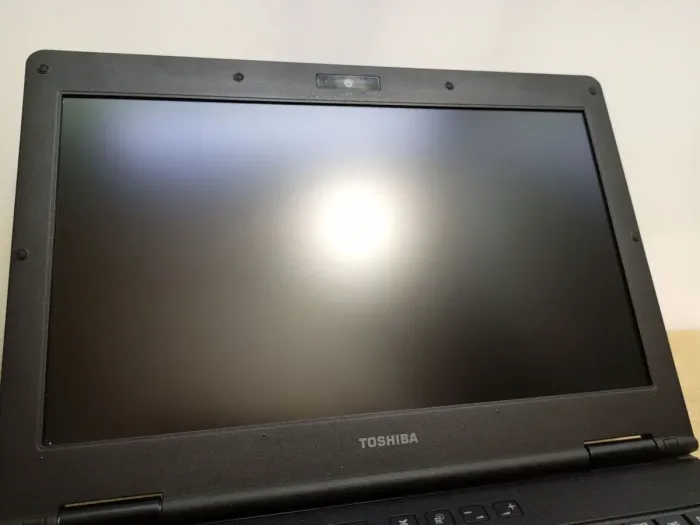 Ноутбук Toshiba Tecra M11 / 14" (1366x768) TN / Intel Core i3-370M (2 (4) ядра по 2.4 GHz) / 4 GB DDR3 / 120 GB SSD / Intel HD Graphics / WebCam / Без АКБ б/в - зображення 8