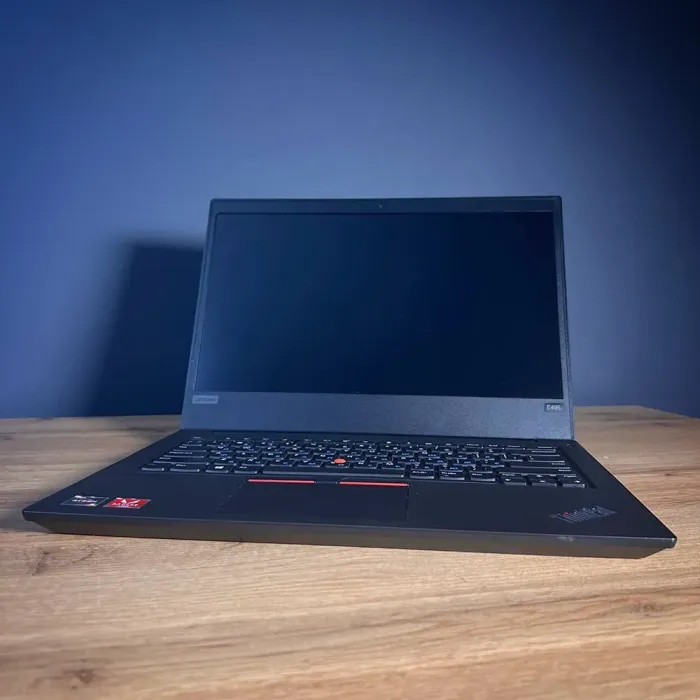 Ноутбук Lenovo ThinkPad E495 / 14" (1920x1080) IPS / AMD Ryzen 5 3500U (4 (8) ядра по 2.1 - 3.7 GHz) / 16 GB DDR4 / 256 GB SSD / AMD Radeon Vega 8 Graphics / WebCam б/в - зображення 2