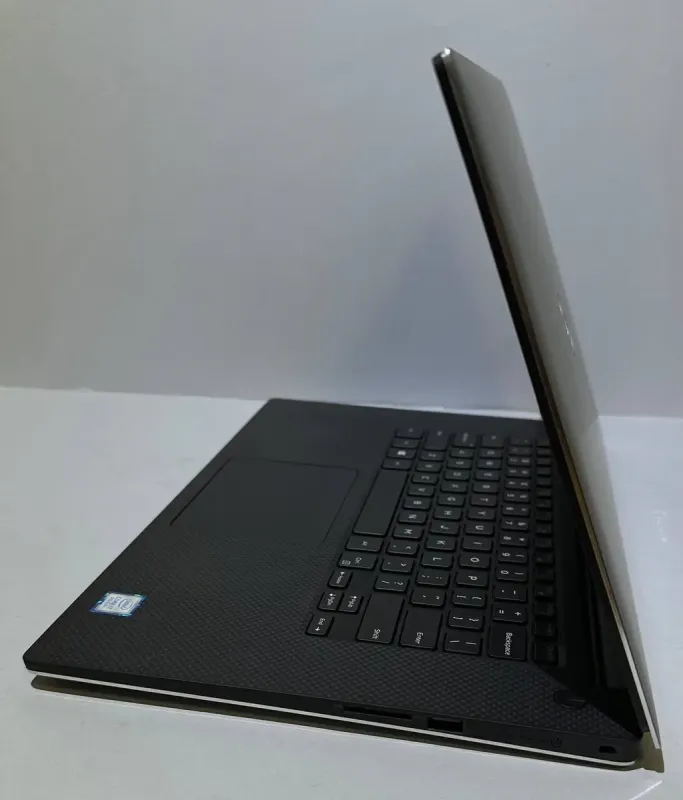 Мобільна робоча станція Б-клас Dell Precision 5540 / 15.6" (1920x1080) IPS / Intel Core i7-9850H (6 (12) ядер по 2.6 - 4.6 GHz) / 32 GB DDR4 / 256 GB SSD / nVidia Quadro T1000, 4 GB GDDR5, 128-bit / WebCam / Win 11 Pro б/в - зображення 5
