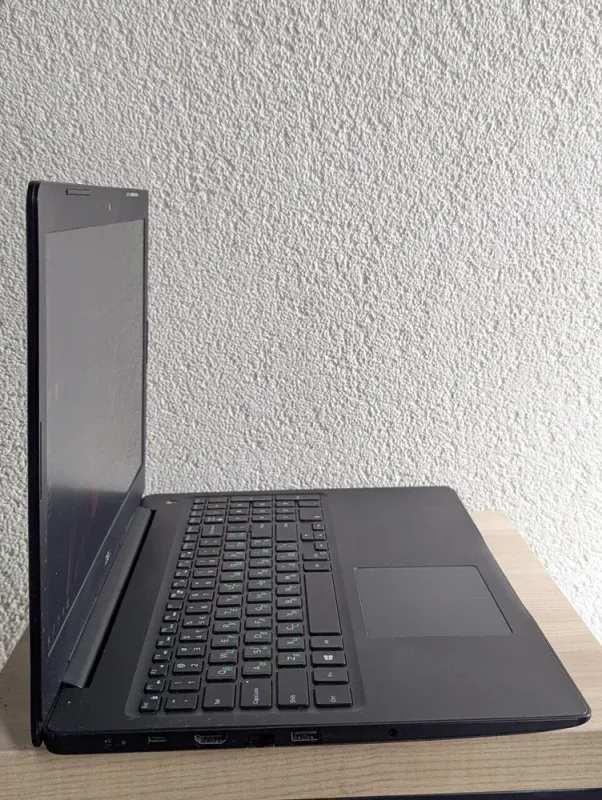 Ноутбук Б-клас Dell Latitude 3590 / 15.6" (1920x1080) TN / Intel Core i5-8250U (4 (8) ядра по 1.6 - 3.4 GHz) / 12 GB DDR4 / 128 GB SSD + 1000 GB HDD / Intel UHD Graphics 620 / WebCam б/в - зображення 6