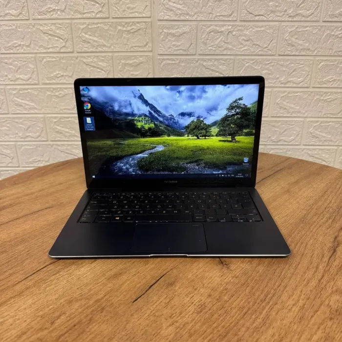 Ультрабук Б-клас Asus ZenBook 3 Deluxe UX490UAR / 14" (1920x1080) IPS / Intel Core i7-8550U (4 (8) ядра по 1.8 - 4.0 GHz) / 16 GB DDR4 / 512 GB SSD M.2 / Intel UHD Graphics 620 / WebCam б/в - зображення 2