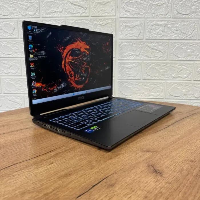 Ігровий ноутбук MSI Cyborg 15 A12VE / 15.6" (1920x1080) IPS / Intel Core i5-12450H (8 (12) ядер по 3.3 - 4.4 GHz) / 8 GB DDR5 / 512 GB SSD NVMe / nVidia GeForce RTX 4050, 6 GB GDDR6, 96-bit / WebCam б/в - зображення 3