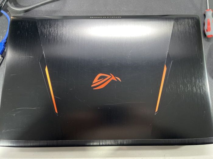 Ігровий ноутбук Б-класу Asus ROG Strix GL753VE / 17" (1920x1080) IPS / Intel Core i7-7700HQ (4 (8) ядра по 2,80 - 3,80 ГГц) / 32 ГБ DDR4 / 960 ГБ SSD / nVidia GeForce GTX 1050 Ti, 4 ГБ GDDR5, 128-біт / WebCam б/в - зображення 10