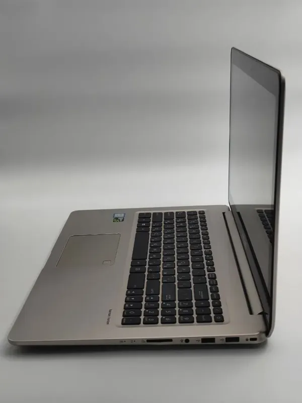 Ігровий ноутбук Б-клас ASUS N580V / 15.6" (1920x1080) IPS Touch / Intel Core i7-7700HQ (4 (8) ядра по 2.8 - 3.8 GHz) / 16 GB DDR4 / 256 GB SSD+1000 GB HDD / nVidia GeForce GTX 1050, 4 GB GDDR5, 128-bit / WebCam / Fingerprint б/в - зображення 3