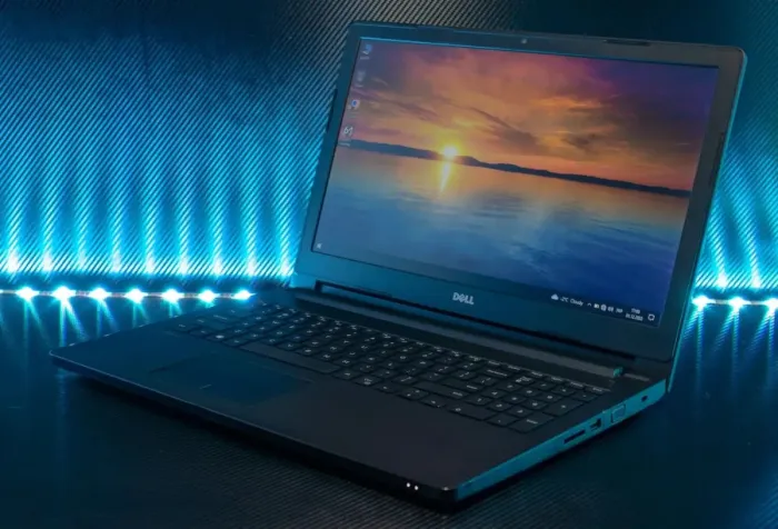 Ноутбук Dell Latitude 3570 / 15.6" TN / Core i3-6100U (2(4) ядра по 2.3GHz) / 4GB DDR3 / 500GB HDD / HD Graphics 520 / WebCam / USB 3 б/в - зображення 4