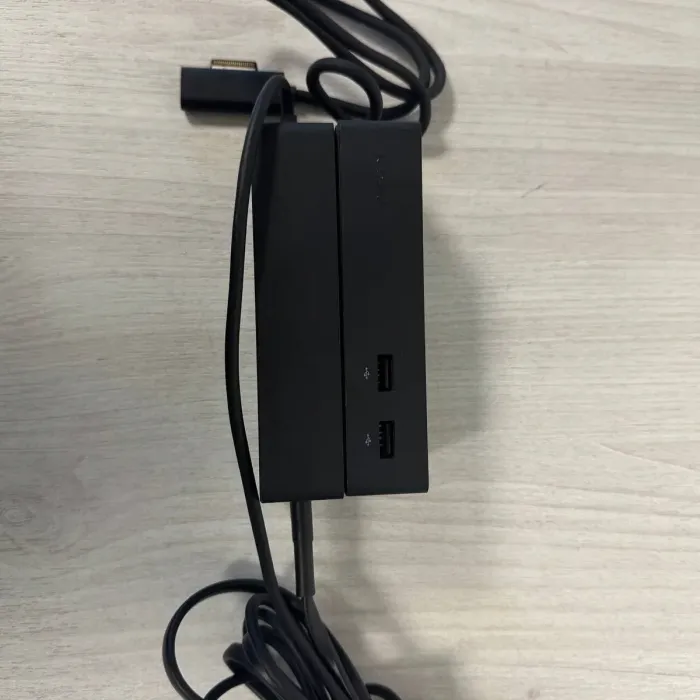 Планшет Microsoft Surface Pro 9 / 13" (2880x1920) IPS Touch / Intel Core i5-1235U (10 (12) ядер по 1,3 - 4,4 ГГц) / 8 ГБ DDR3 / 256 ГБ SSD / Intel Iris Xe Graphics / WebCam б/в - зображення 9