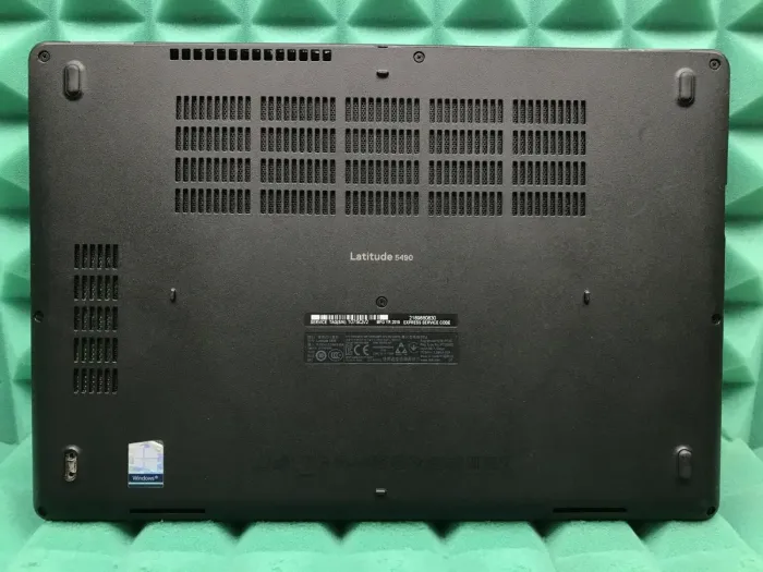 Ноутбук Б-клас Dell Latitude 5490 / 14" (1920x1080) IPS / Intel Core i5-8250U (4 (8) ядра по 1.6 - 3.4 GHz) / 8 GB DDR4 / 256 GB SSD M.2 / Intel UHD Graphics 620 / WebCam / USB 3.1 / HDMI / Windows 10 б/в - зображення 9