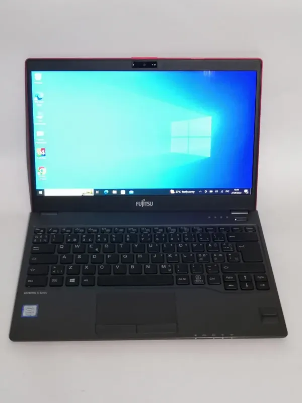 Ультрабук Fujitsu LifeBook U938 / 13.3" (1920x1080) IPS Touch / Intel Core i5-8250U (4 (8) ядра по 1.6 - 3.4 GHz) / 8 GB DDR4 / 256 GB SSD / Intel UHD Graphics 620 / WebCam / Windows 10 Pro б/в - зображення 2
