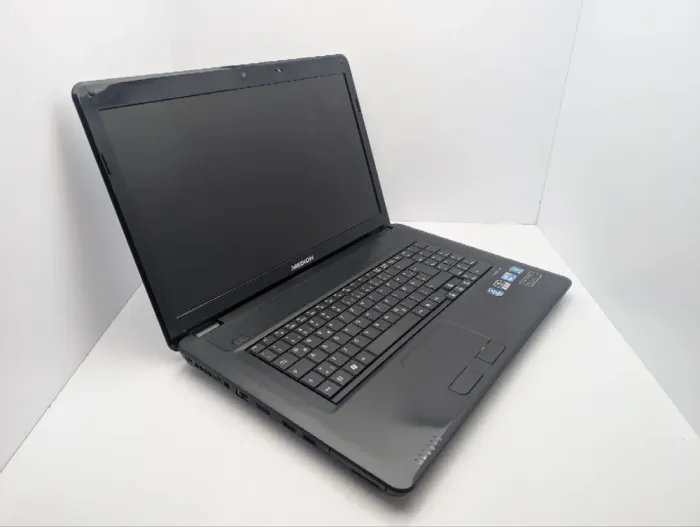 Ноутбук Medion Akoya P7618 / 17.3" (1600x900) TN / Intel Core i5-480M (2 (4) ядра по 2.66 - 2.93 GHz) / 6 GB DDR3 / 750 GB HDD / nVidia GeForce GT 540M, 1 GB GDDR3, 128-bit / WebCam / АКБ не тримає б/в - зображення 6
