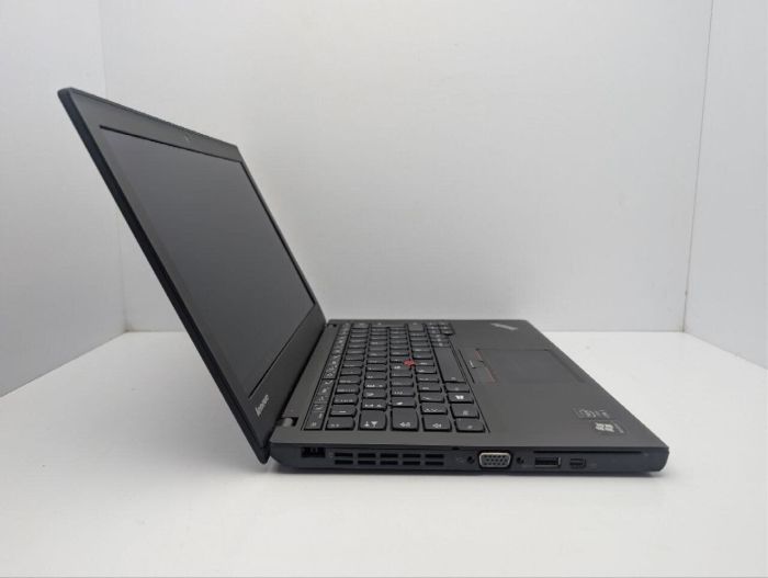 Нетбук Lenovo ThinkPad X250 / 12.5" (1366x768) TN / Intel Core i5-5200U (2 (4) ядра по 2.2 - 2.7 GHz) / 8 GB DDR3 / 180 GB SSD / Intel HD Graphics 5500 / WebCam б/в - изображение 4