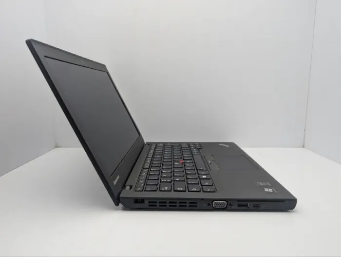 Нетбук Lenovo ThinkPad X250 / 12.5" (1366x768) TN / Intel Core i5-5200U (2 (4) ядра по 2.2 - 2.7 GHz) / 8 GB DDR3 / 180 GB SSD / Intel HD Graphics 5500 / WebCam б/в - зображення 4