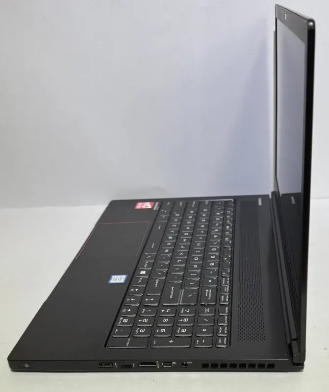 Ігровий ноутбук MSI MegaBook GS63 Stealth 8RE / 15.6" (1920x1080) IPS / Intel Core i7-8750H (6 (12) ядер по 2.2 - 4.1 GHz) / 32 GB DDR4 / 512 GB SSD / nVidia GeForce GTX 1060, 6 GB GDDR5, 192-bit / WebCam б/в - изображение 5