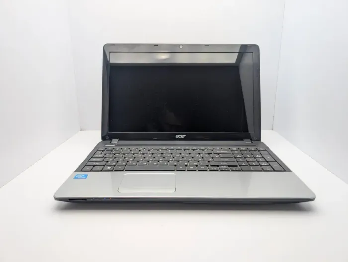 Ноутбук Acer Aspire E1-531 / 15.6" (1366x768) TN / Intel Pentium B960 (2 ядра по 2.2 GHz) / 6 GB DDR3 / 128 GB SSD / Intel HD Graphics / WebCam б/в - зображення 2