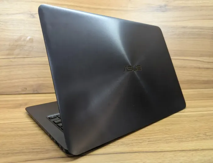 Ноутбук Asus UX305F / 13.3" (1920x1080) IPS / Intel M-5Y10 (2 (4) ядра по 0.8 - 2.0 GHz) / 8 GB DDR3 / 512 GB SSD / Intel HD Graphics 5300 / WebCam / Windows 10 б/в - зображення 6