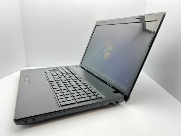 Ноутбук Б-клас Lenovo G575 / 15.6" (1366x768) TN / AMD E-300 (2 ядра по 1.3 GHz) / 4 GB DDR3 / 250 GB HDD / AMD Radeon HD 7370M, 1 GB DDR2, 64-bit / WebCam б/в - зображення 4