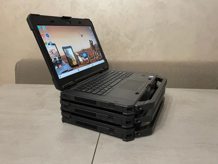 Захищений ноутбук Dell Latitude 5420 Rugged / 14" (1920x1080) IPS Touch / Intel Core i5-8350U (4 (8) ядра по 1.7 - 3.6 GHz) / 16 GB DDR4 / 256 GB SSD M.2 / Intel UHD Graphics 620 / WebCam / Стилус / Два АКБ б/в - зображення 5