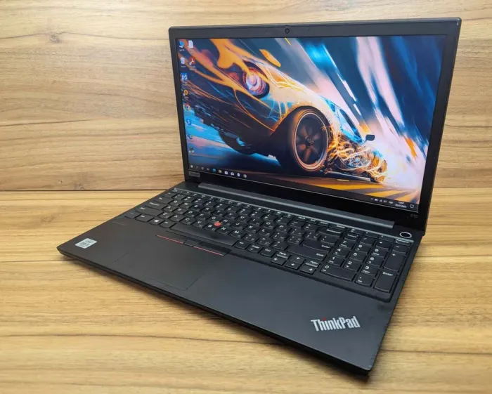 Ноутбук Lenovo ThinkPad E15 / 15.6" (1920x1080) IPS / Intel Core i5-10210U (4 (8) ядра по 1.6 - 4.2 GHz) / 16 GB DDR4 / 240 GB SSD / Intel UHD Graphics / WebCam / Windows 10 б/в - зображення 5