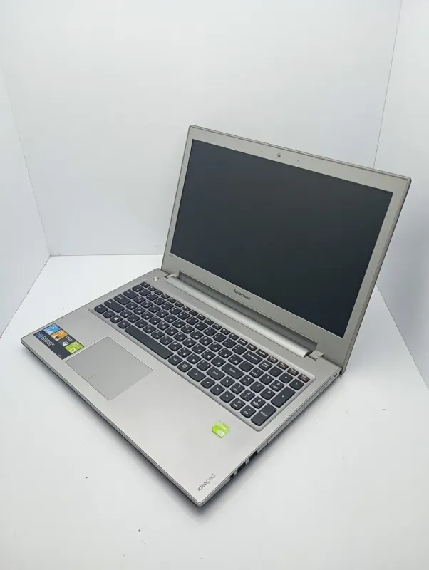 Ноутбук Lenovo Z500 / 15.6" (1366x768) TN / Intel Core i5-3210M (2 (4) ядра по 2.5 - 3.1 GHz) / 8 GB DDR3 / 1000 GB HDD / nVidia GeForce GT 740M, 2 GB DDR3, 64-bit / WebCam б/в - зображення 4