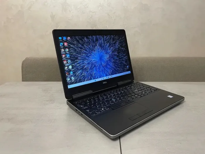 Робоча станція Б-клас Dell Precision 7510 / 15.6" IPS / Core i7-6820HQ (4(8) ядра по 2.7-3.6GHz) / 16GB DDR4 / 256GB SSD / Quadro M1000M, 2GB GDDR5, 128-bit / WebCam / miniDP / HDMI б/в - зображення 4