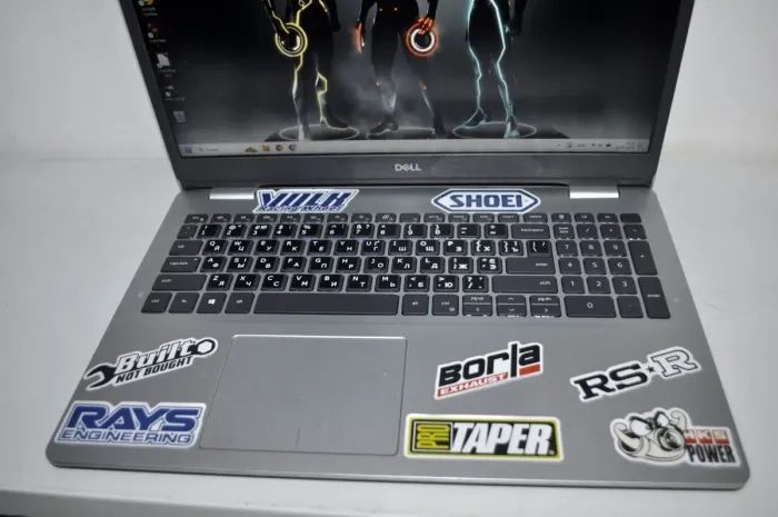 Ультрабук Б-клас Dell Inspiron 15 5593 / 15.6" (1920x1080) IPS / Intel Core i5-1035G1 (4 (8) ядер по 1.0 - 3.6 GHz) / 16 GB DDR4 / 512 GB SSD/ Intel UHD Graphics / WebCam / Windows 11 Pro б/в - зображення 8