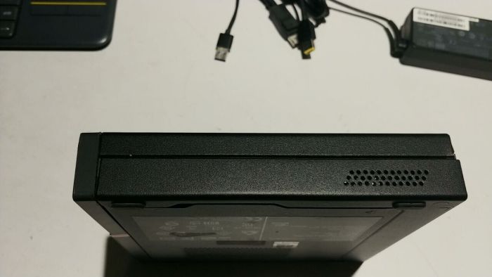 Неттоп Б-клас Lenovo Thinkcentre m75q-1 USFF / AMD Ryzen 5 3400GE (4 (8) ядер по 3.3 - 4.0 GHz) / 8 GB DDR4 / 256 GB SSD / AMD RX Vega 11 / USB 3.1 / Wi-Fi б/в - зображення 7