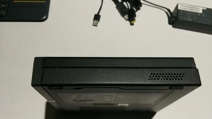 Неттоп Б-клас Lenovo Thinkcentre m75q-1 USFF / AMD Ryzen 5 3400GE (4 (8) ядер по 3.3 - 4.0 GHz) / 8 GB DDR4 / 256 GB SSD / AMD RX Vega 11 / USB 3.1 / Wi-Fi б/в - зображення 7