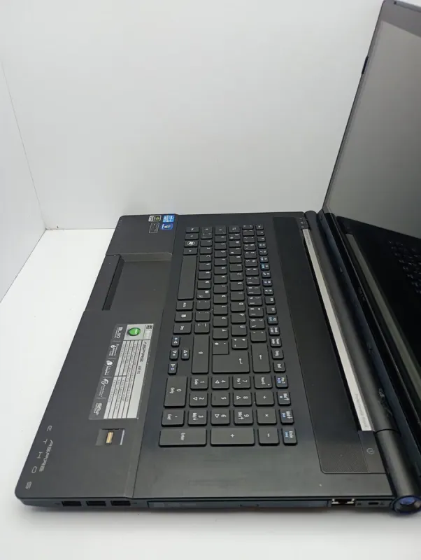 Ноутбук Б-клас Acer 8951g / 18.4" (1920x1080) TN / Intel Core i5-2430M (2 (4) ядра по 2.4 GHz) / 6 GB DDR3 / 500 GB HDD / nVidia GeForce GT 540M, 1 GB GDDR3, 128-bit / WebCam / АКБ не тримає б/в - зображення 8