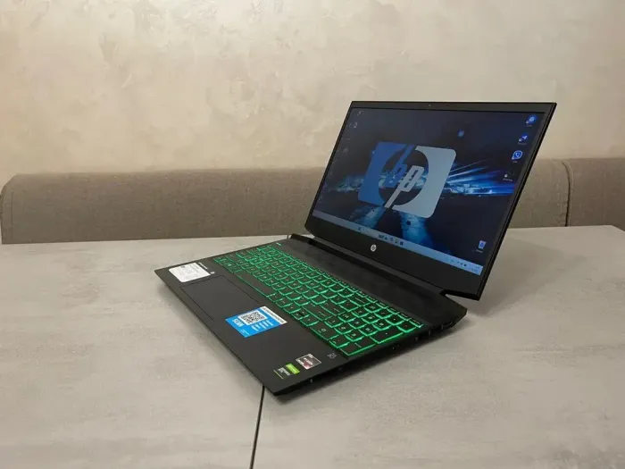Ігровий ноутбук HP Pavilion Gaming 15-ec1073dx / 15.6" (1920x1080) TN / AMD Ryzen 5 4600H (6 (12) ядер по 3.0 - 4.0 GHz) / 16 GB DDR4 / 256 GB SSD M.2 + 500 GB HDD / nVidia GeForce GTX 1650, 4 GB GDDR6, 128-bit / WebCam б/в - зображення 4