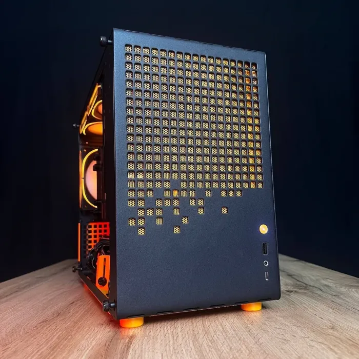 Збірка на замовлення: ігровий ПК Jonsbo Z20 Black/Orange Tower / AMD Ryzen 7 7700 (8 (16) ядер по 3,8 - 5,3 ГГц) / 32 ГБ DDR5 / 1000 ГБ SSD M.2 / AMD Radeon RX 9070 XT, 16 GB GDDR6, 256-bit / 750W - зображення 4