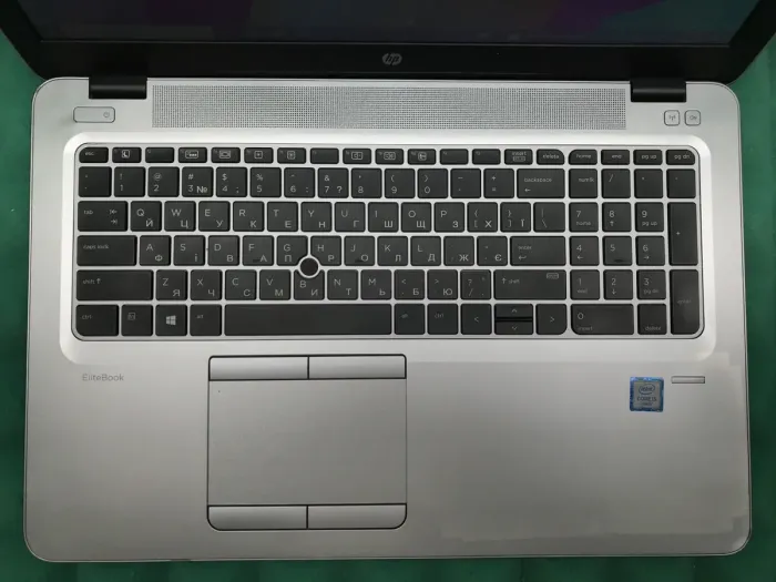 Ноутбук Б-клас HP EliteBook 850 G3 / 15.6" (1366x768) TN / Intel Core i5-6200U (2 (4) ядра по 2.3 - 2.8 GHz) / 8 GB DDR4 / 192 GB SSD / Intel HD Graphics 520 / WebCam / DisplayPort б/в - зображення 4