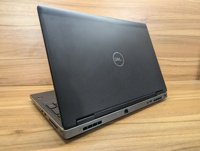 Мобільна робоча станція Dell Precision 7530 / 15.6" (1920x1080) IPS / Intel Core i5-8400H (4 (8) ядра по 2.5 - 4.2 GHz) / 32 GB DDR4 / 480 GB SSD / nVidia Quadro P2000, 4 GB GDDR5, 128-bit / TouchID / Windows 10 б/в - зображення 7
