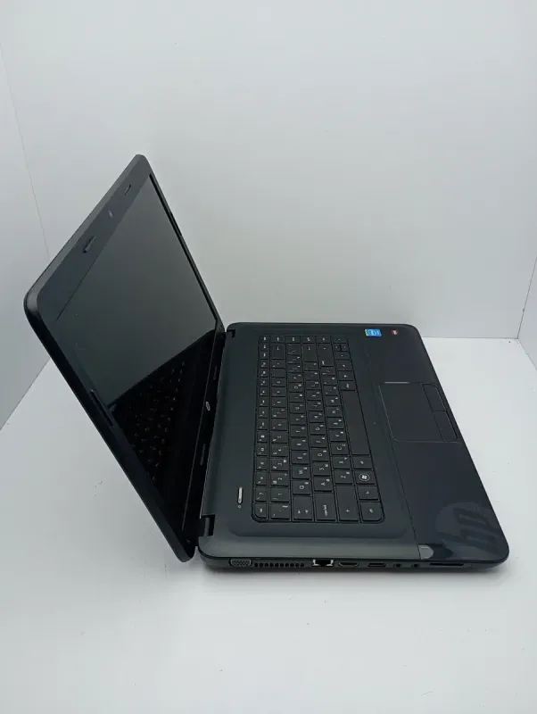 Ноутбук HP 2000 / 15.6" (1366x768) TN / Intel Pentium B960 (2 ядра по 2.2 GHz) / 6 GB DDR3 / 500 GB HDD / AMD Radeon HD 7400M, 1 GB GDDR3, 64-bit / WebCam б/в - зображення 5