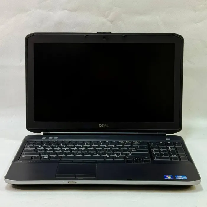 Ноутбук Б-клас Dell Latitude E5530 / 15.6" (1920x1080) TN / Intel Core i5-3320M (2 (4) ядра по 2.6 - 3.3 GHz) / 8 GB DDR3 / 128 GB SSD / Intel HD Graphics 4000 / WebCam / Windows 10 Pro б/в - зображення 4